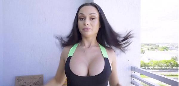  Sexy MILF Crystal Rush takes a huge dick in her mouth